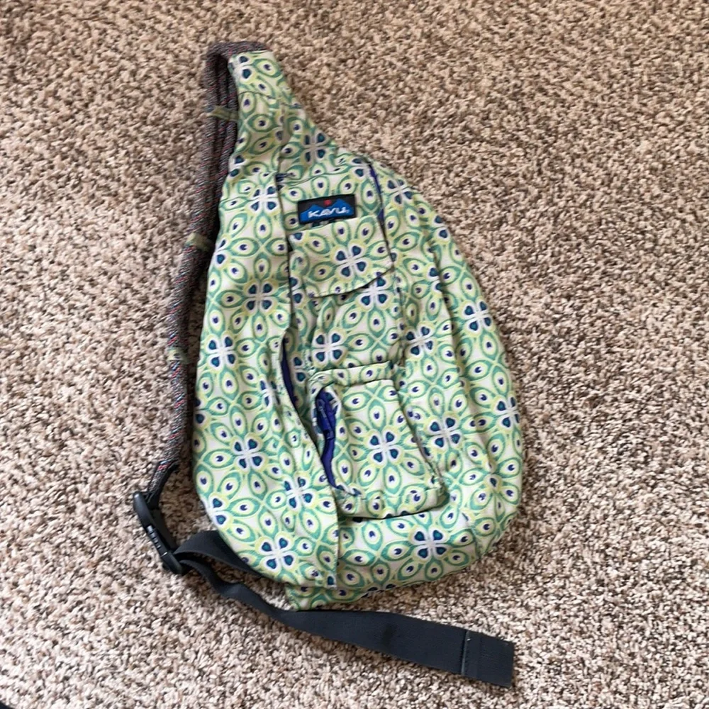 KAVU peacock feather bag, gently used! - Picture 1 of 5
